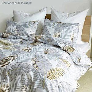 NWOT Queen Duvet Set!